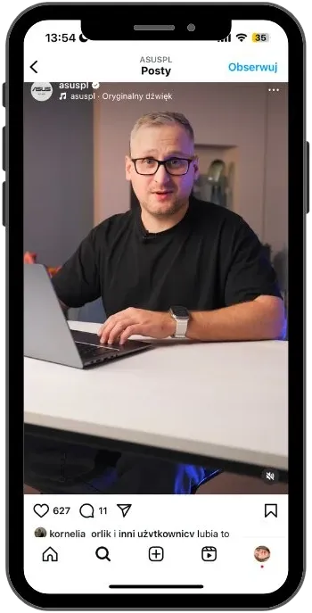 Reels ASUS na Instagramie — Beniamin Jursa „Technokrata” prezentuje laptop ASUS przy biurku